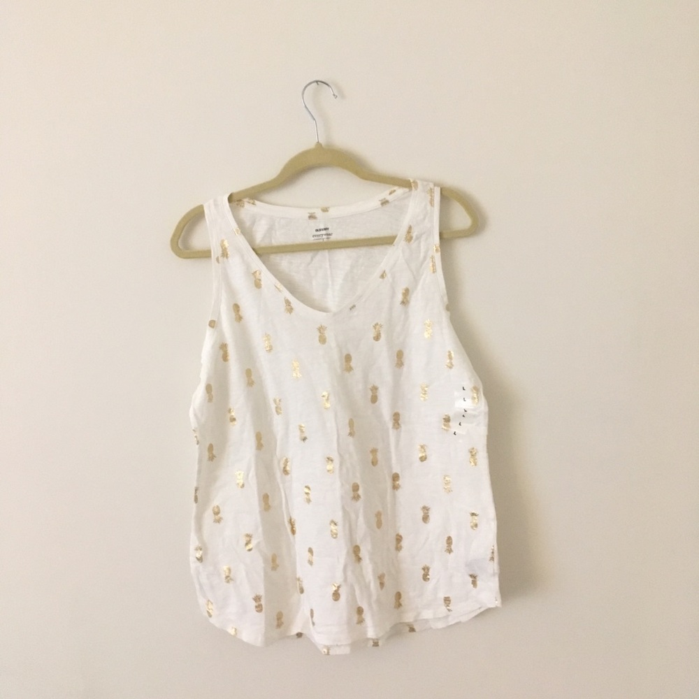 Old navy white tank top with gold pineapples